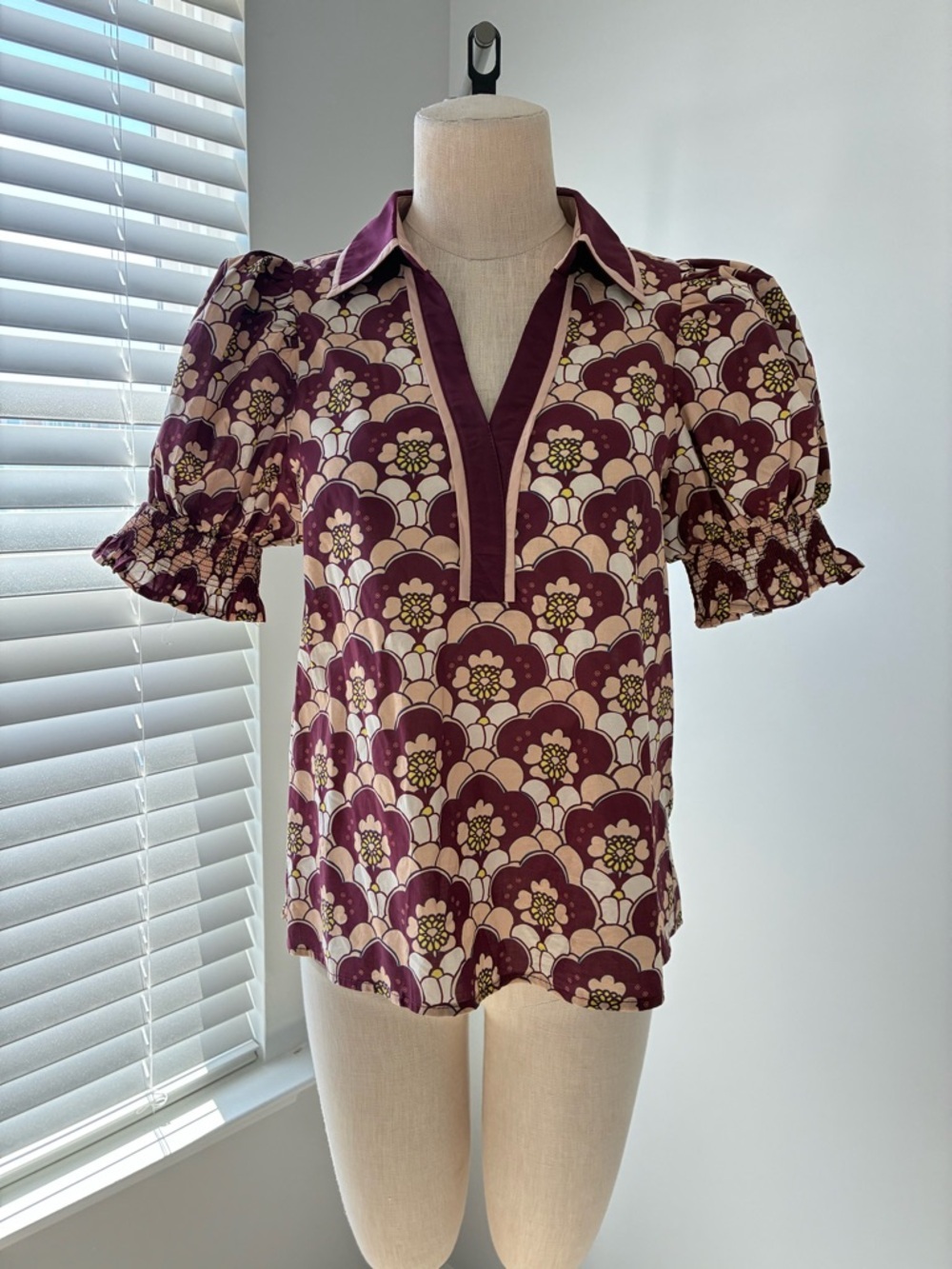 Entro Women's Abby Abstract Floral Puff Sleeve Burgundy Top